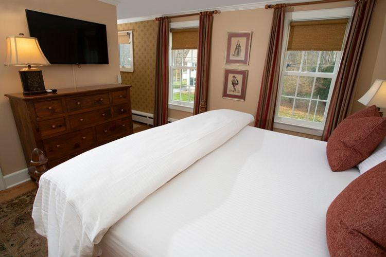 The Dorset Inn Екстер'єр фото